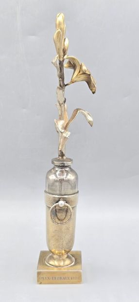 FROMENT-MEURICE 
Vase en forme d'amphore...