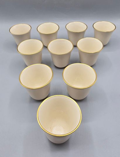 Lots d'intérieurs (10) en porcelaine de couleur...