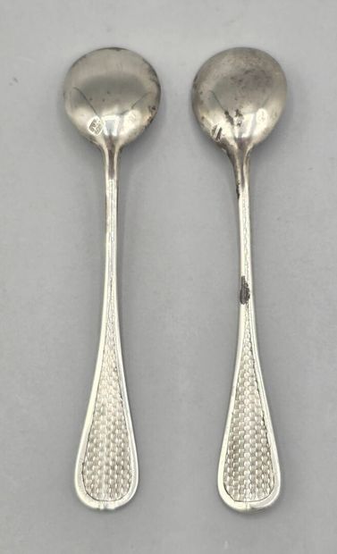 PUIFORCAT.

Paire de pelles à sel en argent...