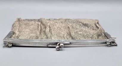 Sac à main en métal argenté complet avec...