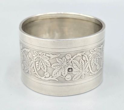 Rond de serviette en argent à décor sur tout...