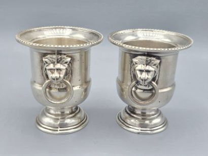 VINERS OF SHEFFIELD (ENGLAND)
Pair of silver-plated...