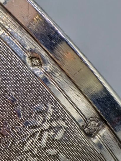 Coquetier en argent de style Louis XVI reposant...