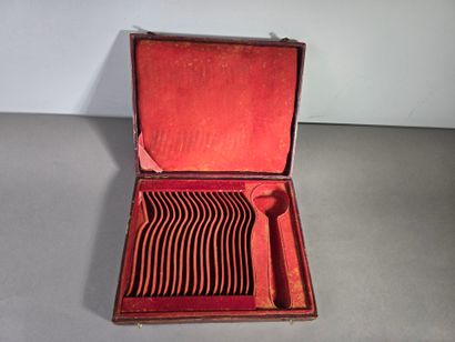 Early 19thᵉ century, leather-topped household...