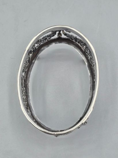 HARLEUX

Salière en argent de forme ovale,...
