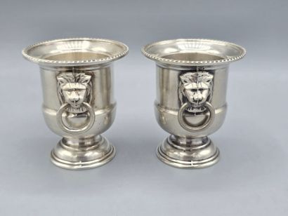 VINERS OF SHEFFIELD (ENGLAND)
Pair of silver-plated...