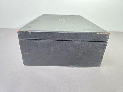 Coffret de ménagère complet de ses 3 plateaux...