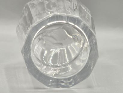 White crystal decanter with stopper.
H. 22.5...