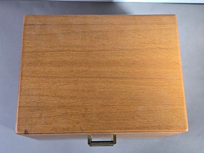Natural wood 4-drawer chest.
H:23 cm, width:...