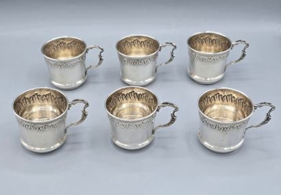Armand FRENAIS
Service de 6 tasses et leurs...