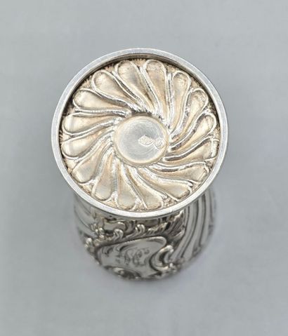 Pierre GAVARD

Coquetier en argent de style...