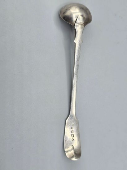LONDRES, 1844
Grande louchette à sel/crème...