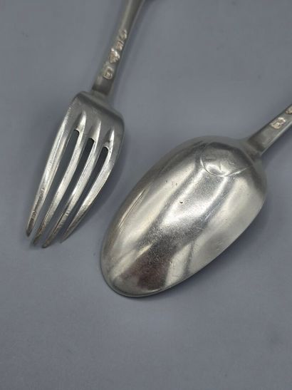 LAVAL 1750-1752

Couvert de table complet...