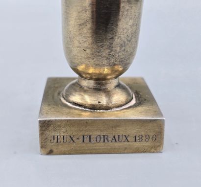 FROMENT-MEURICE 
Vase en forme d'amphore...
