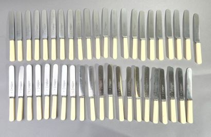 Francis GREAVES and SONS
Set of 43 knives...