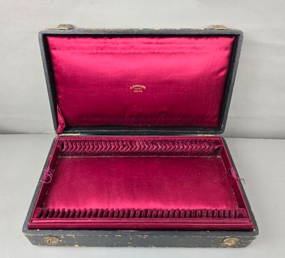 Grand coffret de ménagère avec dessus cuir...
