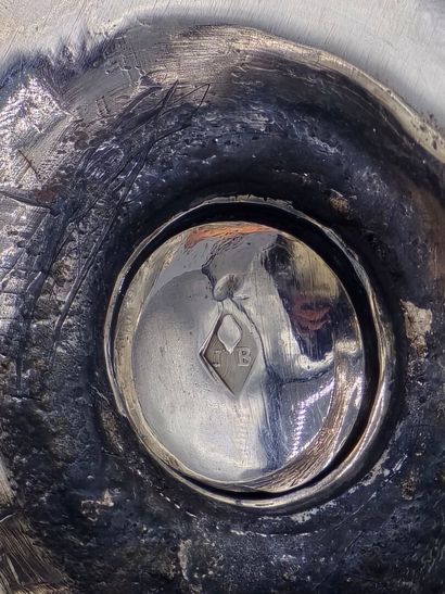 Paire de bougeoirs de toilette en argent....
