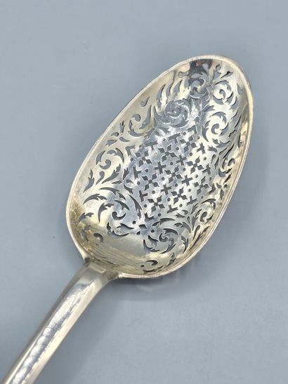 PARIS 1729
Cuillère à olives en argent, modèle...