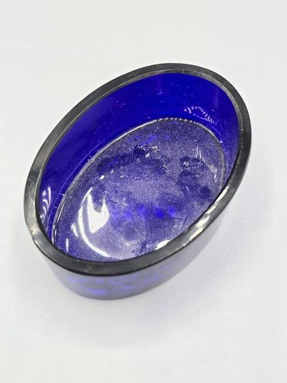 PARIS, 1784-1789(?)
Saleron de forme oblongue...