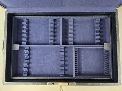 Household chest (functional lock), with side...
