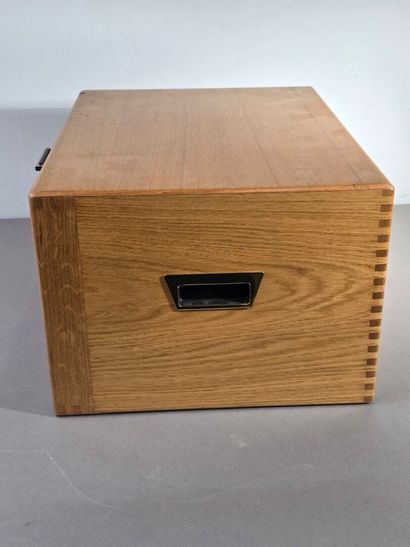 Natural wood 4-drawer chest.
H:23 cm, width:...