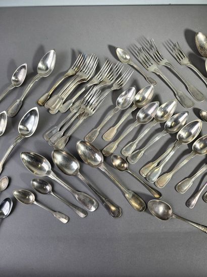 Loose set of silver-plated flatware (50 pieces).

Weight:...