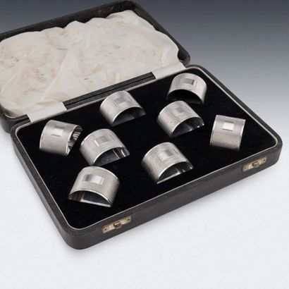 VINERS LTD 
Suite de 8 ronds de serviette...