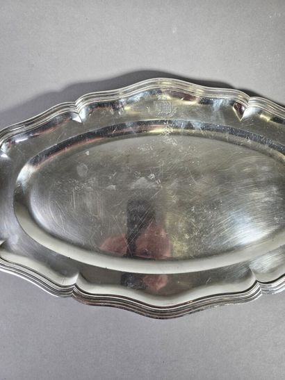 Large oval silver plated dish of filets contours...