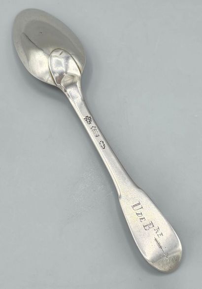 La Rochelle 1765.

Cuillère de table en argent...