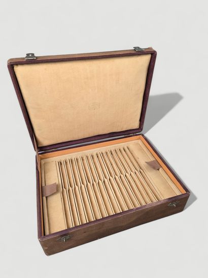 FOUQUET-LAPAR
Grand coffret pour couteaux...