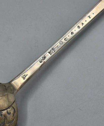 PARIS 1729
Cuillère à olives en argent, modèle...