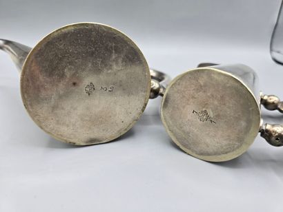 LADERIER
Service comprising a truncated-cone-shaped...