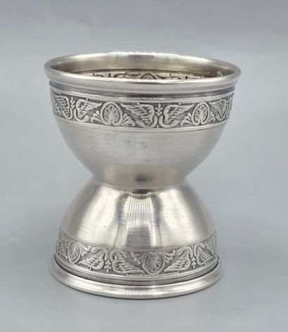 Coquetier en argent de style Empire de modèle...