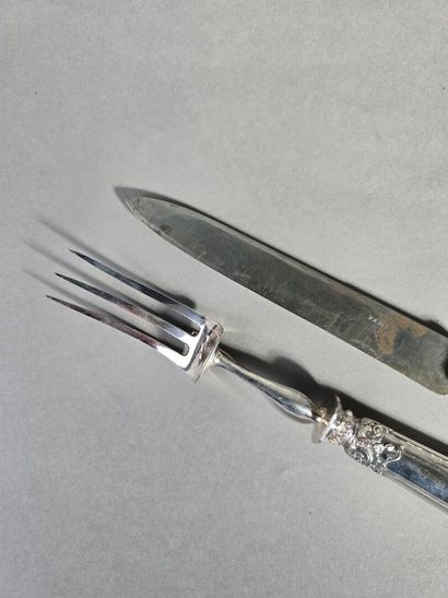 Émile Ziegler.

Service à gigot aux manches...