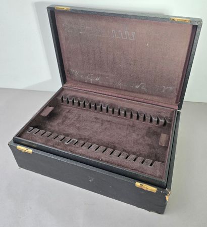 Coffret de ménagère complet de ses 3 plateaux...