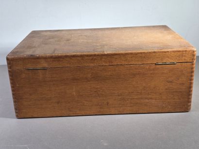 SAGLIER (frères & Cie)
Importante ménagère...