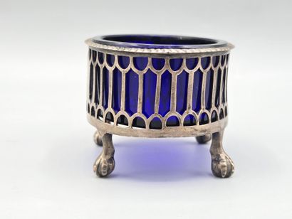 PARIS, 1784-1789(?)
Saleron de forme oblongue...
