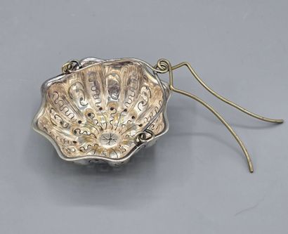 Set of 2 silver-plated tea-pass holders,...
