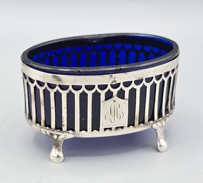 PARIS 1789 
Salière en argent de forme ovale,...