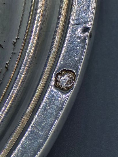 LENHENDRICK / PARIS 1763

Plat rond en argent...