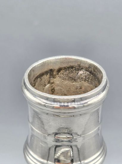 MONTPELLIER, 1766
Flambeau en argent.
Binet...