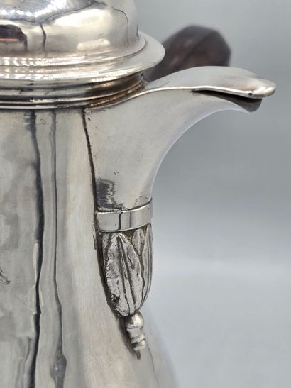 TOULON 1751
Rare grande chocolatière en argent...