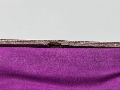 Étui ancien tapissé de velours et soie de...