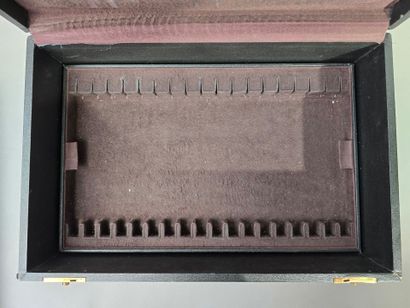 Coffret de ménagère complet de ses 3 plateaux...