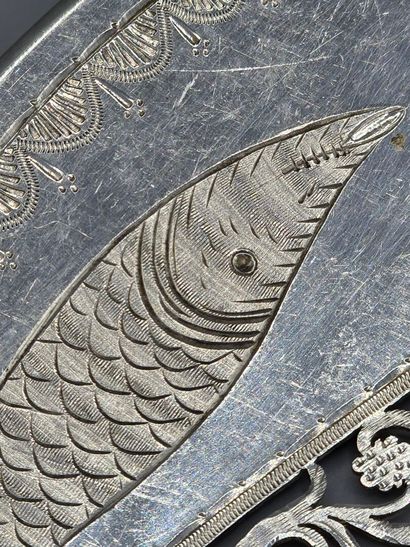 PARIS 1819-38
Grande pelle à poisson en argent....