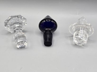 Set of 18 crystal oiler interiors: 8 blue...