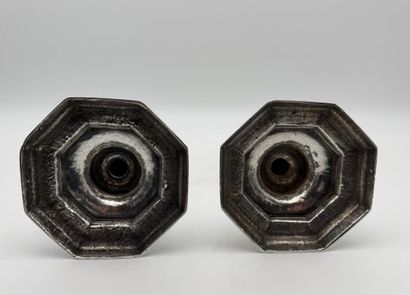 SAINT-MALO, 1718
Paire de flambeaux en argent...