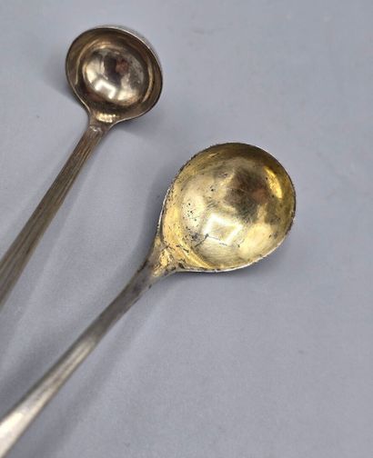 Paire de moutardiers en argent (?)ou métal...