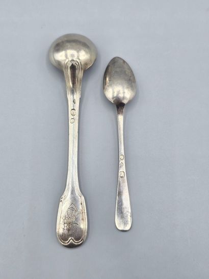 PARIS 1809-1818.
Lot en argent comprenant:
-...