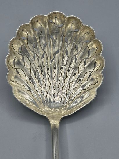 Silver-plated baguette sugar spoon with 